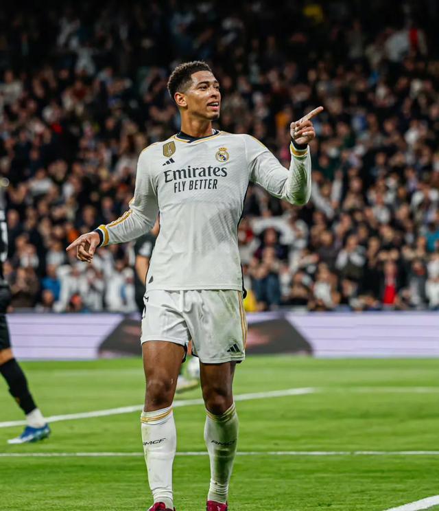 包含欧冠赛后走向成谜，深圳男篮豪取连胜，态度坚定，身体对抗强度拉满的词条